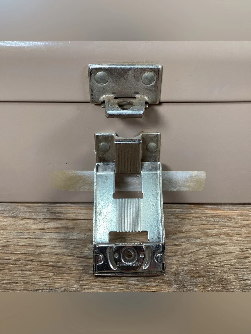 Vintage Beige Metal Lock Box 8